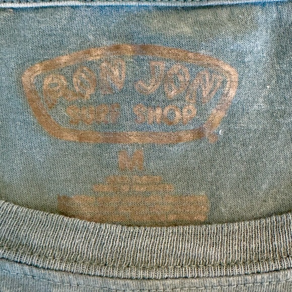 Ron Jon Mineral Washed Distressed Badge Tee Boxy Crop - Picture 8 of 9